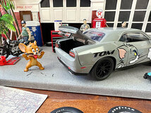 Jada　トムとジェリー　2015年ダッジ　チャレンジャー　ヘルキャット　ダイキャストミニカー　1/24スケール（ジェリーのフィギュア付き）_画像10