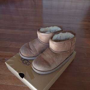 UGG CLASSIC mini ムートンブーツ ショートブーツ アグ 19.5 クラシックミニ