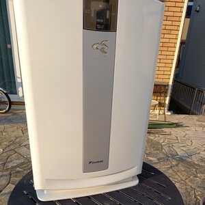 DAIKIN ダイキン 空気清浄機　mck70p-w 通電確認　家電　ゆうパック140　手渡し対応　栃木県