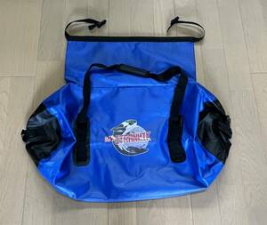 新品3835　送料無料　ダッフルバック形状完全防水バック特大35L　ショルダーベルト付き