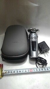 動作品 フィリップス S9000 model SP9820 2021年製 充電器 ケース付き 電気シェーバー Series 液晶に表示されます