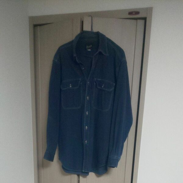 'USED' ★'Wrangler'★Dungaree shirt.cotton100%. Size MEDIUM.