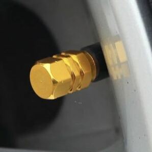 エアーバルブキャップ カバー 金 ゴールド 4個セット（1台分）アルミ製 タイヤバルブ タイヤ・ホイール交換 ドレスアップ カスタムの画像2