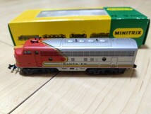 MINITRIX　ミニトリックス　Nゲージ　旧西ドイツ製　アメリカ型ディーゼル機関車　SANTAFE　動力車　中古_画像2