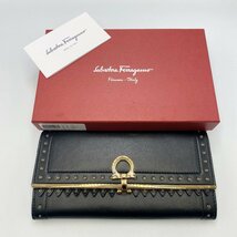 フェラガモ 22C3478 長財布＜財布＞ Salvatore Ferragamo サルバトーレフェラガモ ブラック レザー ガンチーニ ブランド 二つ折り財布_画像1