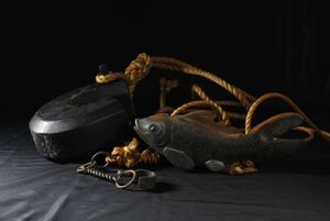 ◆雅◆ 時代 欅 大黒 横木 木製鯉 自在鉤 空鉤 古民具 囲炉裏 木製 全体重さ6kg HK.23.7 IO
