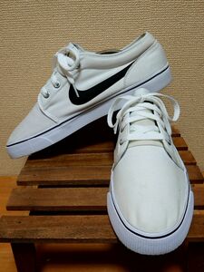 【極美品】NIKE TOKI Low TXT / ナイキ トキ ロウ / 27,5cm /