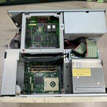 DT98-156 激安 PC98 デスクトップ NEC PC-9821Xe/U7W MEM 5120KB HDD欠品　メモリーチェックまで確認済み　ジャンク_画像3