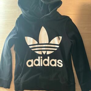 adidas パーカー