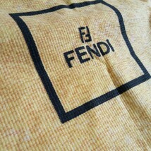 フェンディ FENDI 49×49 保存袋 巾着袋 収納袋 保管袋 正規品 イエロー 大きめ_画像3