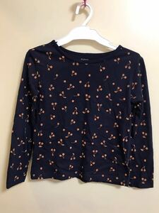 130女の子用長袖Tシャツ 紺　さくらんぼ柄　100％綿