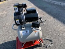 ★中古★アネスト岩田 レシプロコンプレッサー TFP04-10C オイルフリー 容量18L 0.4kw 100V 常圧 エアー工具 エアツール オイルレス)倉b_画像1