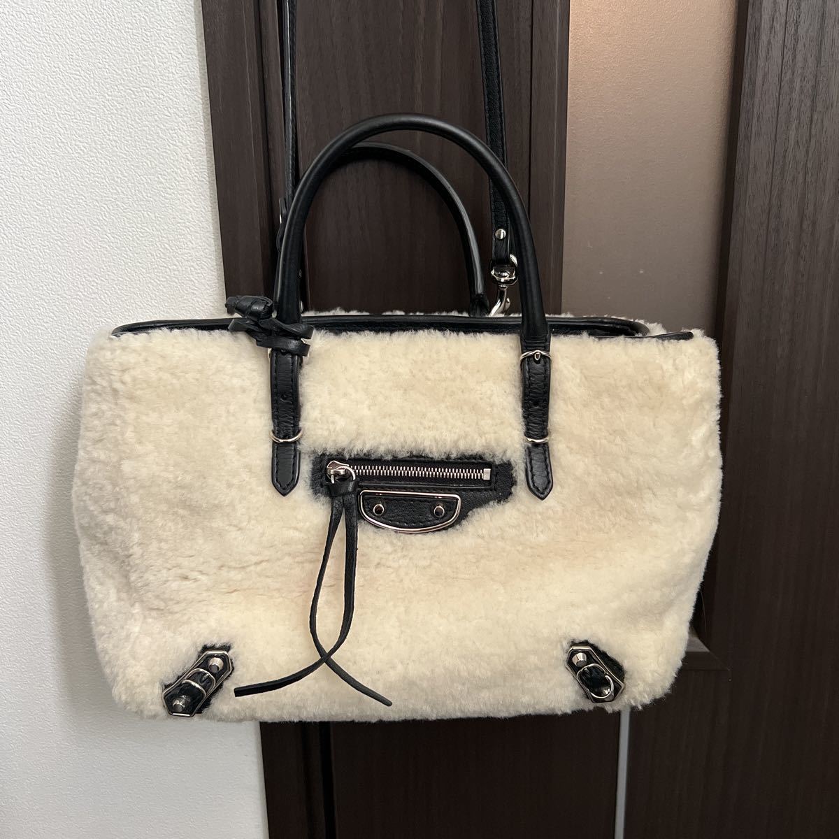 美品❗️BALENCIAGA バレンシアガ クラッチバッグ ムートン-