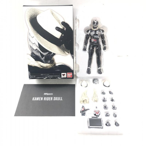 【中古】開封品 S.H.Figuarts(真骨彫製法) 仮面ライダースカル バンダイ 仮面ライダー×仮面ライダー W＆ディケイド[240018332771]