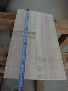 スプルース　平柾　No.1013-J　無垢　乾燥材　板（長さ460㎜ｘ幅130㎜ｘ厚み15～18㎜）2枚　木材　DIY　棚板　小物作りに