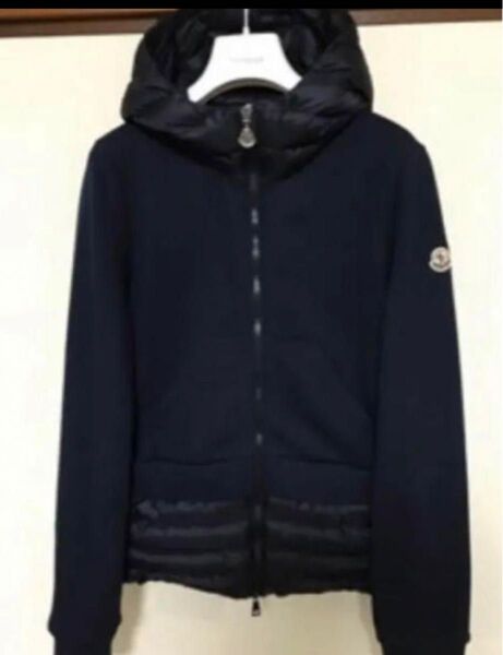 人気　入手困難　モンクレール　スウェット　ダウン　パーカーゴルフ　キャンプ　希少サイズ　 MONCLER スウェットパーカー 