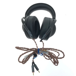 VV SONY Sony stereo high-res headphone MDR-Z1R original is not line . attached a little scratch . dirt equipped 