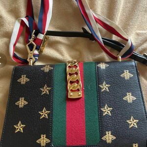 GUCCI シルヴィ ビー＆スター 3日間値下げしてます