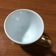 〈送料無料〉深川製磁 光琳風染付 マグカップ コーヒーカップ 金彩 三つ足 スープカップ 尾形光琳 深川製 深川 定価27,500円_画像5