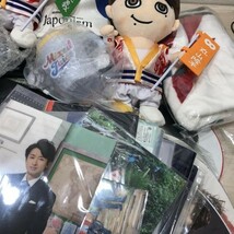 ジャニーズ ( 関ジャニ SMAP 嵐 ) 等 時計 生写真 ライブ うちわ バッグ キーホルダー 等 グッズ 13.6kg まとめ セット[Q6771]_画像3