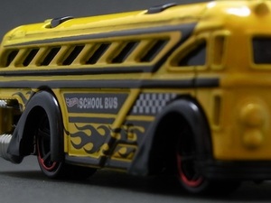 ☆☆☆日曜夜☆未開封新品☆SURF BUS (SURFIN' SCHOOL BUS) (GMC OLD LOOK BUS) (第2世代金型)☆HOT WHEELS