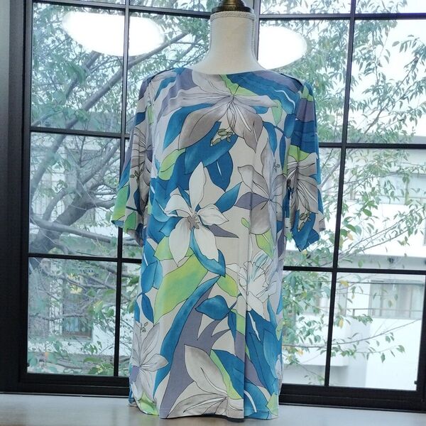ゆったりカットソーTシャツ花柄の素敵なのびる素材のロングカットソーTシャツ中古社交ダンス練習着にも