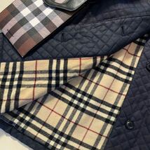 a17定価15万●美品BURBERRY LONDON●高級キルティングジャケット●高級トレンチコート●レディース　バーバリー　コート　ノバチェック総柄_画像6