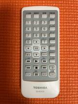 ★【中古良品】ＴＯＳＨＩＢＡ：ポータブルＤＶＤプレーヤー用リモコン（ＳＥ－Ｒ０４２６）★_画像1