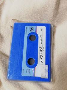 昭和レトロ パスケース カード入れ カードホルダー 定期入れ 青 ブルー カセットテープ型 男女兼用