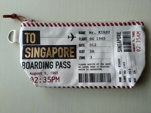 ラッフルズホテルRAFFLES HOTELで購入　ポーチ BOARDING PASS poach　搭乗券、チケット、飛行機、バーコードなどのモチーフ