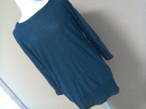 dhd31　■ユニクロ■　長袖ニットプルオーバー　薄手　レーヨン　シルク　絹　なんにでも合わせやすいシンプルな定番です　紺