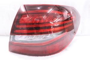 30-210★美品★後期 LED S205 Cクラス★右テールライト A2059064505 純正★メルセデス・ベンツ (YM)