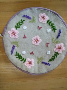 ハンドメイド手刺繍小物入れマルチケースリネンレース