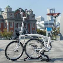 BROMPTON 白色　内装3段　ブルックス革サドル　革ハンドル_画像1