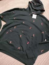 新品 未使用 NIKE JORDAN 総柄 スウェット セットアップ XL ブラック 黒 ナイキ ジョーダン 上下 パーカー パンツ メンズ_画像3