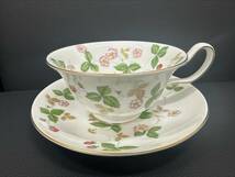 ◇◆2186　Wedgwood　ウェッジウッド　ワイルドストロベリー　ティーカップ＆ソーサー　2客セット　未使用　保管品◆◇_画像2