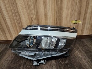 TOYOTA (トヨタ) 純正部品 ヘッドランプ ユニット LH ヴォクシー 品番81170-28D01　ICHIKOH28ー229　　管理番号25