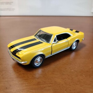 ミニカー 1/37 KINSMART Chevrolet Camaro Z-28 1967黄色