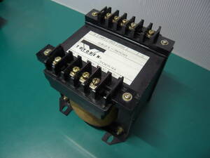 豊澄電源機器 TOYOZUMI 汎用 絶縁 トランス SD21-300A 一時電圧(200,220,240V) 二次電圧(100,110,115V) 送料込み
