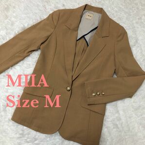 美品　MIIA ミーア　ベージュ系　ジャケット　Mサイズ　装飾ボタン　金ボタン テーラードジャケット