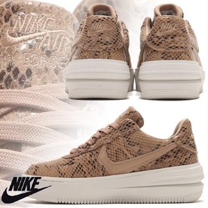 ★送料込み！！！★　新品 定価14300円 ナイキ エアフォース1 NIKE AF1 PLT.AF.ORM LV8 SIZE 24cm