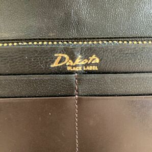 Dakota BLACK LABEL の長財布