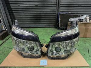 TOYOTA トヨタ ヴォクシー ZRR70 ZRR75 前期 HID 純正ヘッドライト