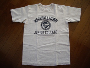 【Неиспользованный】 Складская футболка "MARSHALLTOWN JUNIOR COLLEGE"