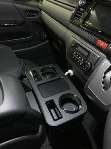14新品 トヨタ ハイエース200系 フロントセンターテーブルメッキ ブラックレザー ドリンクホルダー コンソール ワイド標準共用