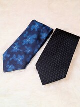 【美品】KENZO HOMME ケンゾー ネクタイ 2本セット 花柄 シルク 青 黒 BLUE BLACK 総柄 中古 _画像10