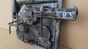 Art hand Auction Shipping fee paid on delivery Interior panel Wall hanging Bar Coffee shop Modern Living room Miscellaneous goods Gun/Handcuffs Fossil-like Weathered Damaged Pistol Steampunk, Handmade items, interior, miscellaneous goods, panel, Tapestry