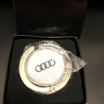 箱付き未使用★アウディ　AUDI オリジナル　バッグハンガー　純正　ノベルティ★非売品_画像1