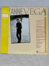 ◎N172◎LP レコード スザンヌ・ヴェガ SUZANNE VEGA/街角の詩/AMP-28141/レンタル盤_画像2