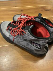 美品　patagonia パタゴニア　シューズ　スニーカー　US8.5 ビブラム　アクティビスト ミッド　activist mid トレッキング ビブラム